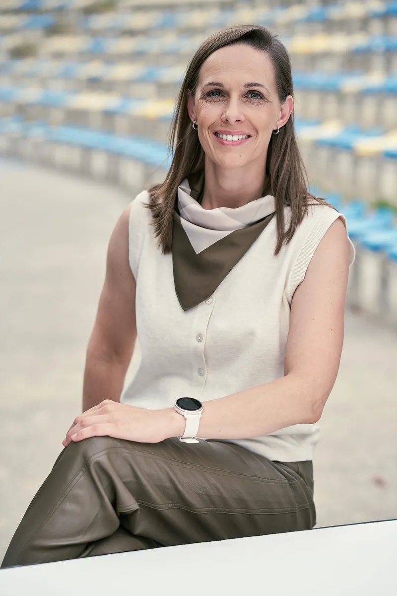Portrait of Leslie Buyle